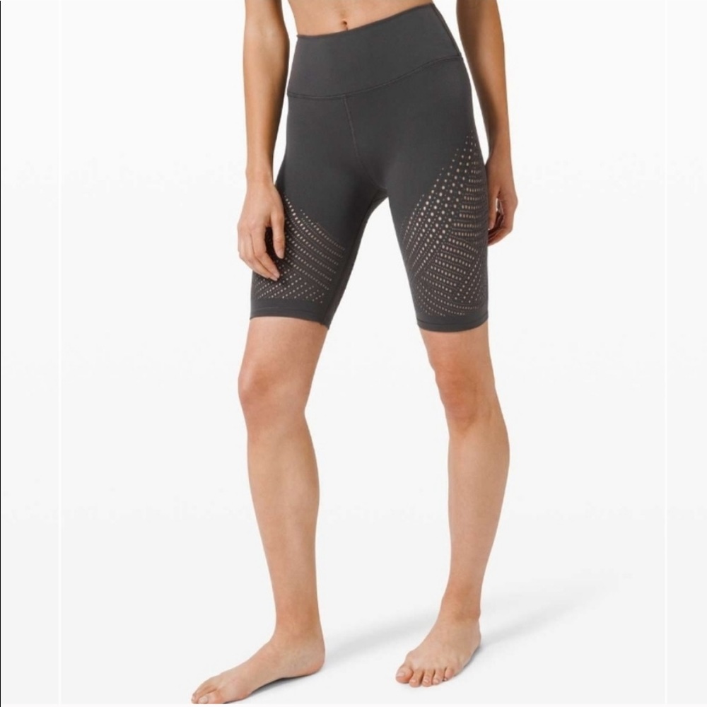 NWT Lululemon Digi Rain 9” Reveal High Short 6